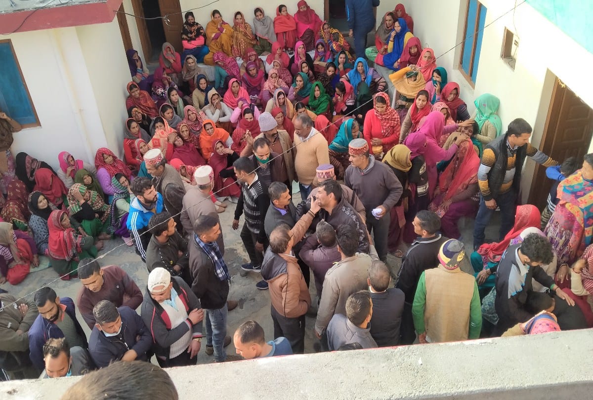 Uttarakhand chamoli disaster update: faimly members started crying when dead body of rakesh kapoor reached home