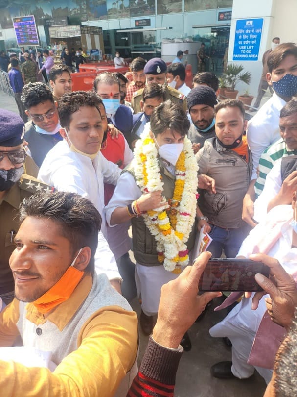 Jyotiraditya Scindia arrives in Bhopal to see his bungalow, wish completed after 18 years