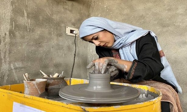 Hopes to revive pottery tradition in Kashmir rose