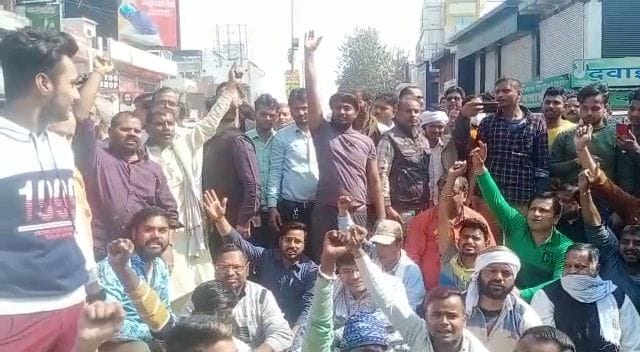 Mathura: traders jammed by closing Krishnanagar market