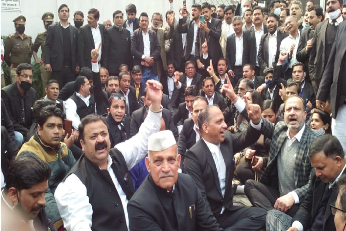 Meerut Advocate Suicide Case: Advocate has protest continue and Mahapanchayat adjourned