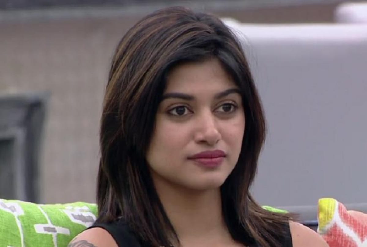 Oviya Twitter Controversy TN BJP legal wing secretary  files complaint against actor Oviyaa for ‘Go Back Modi’ tweet
