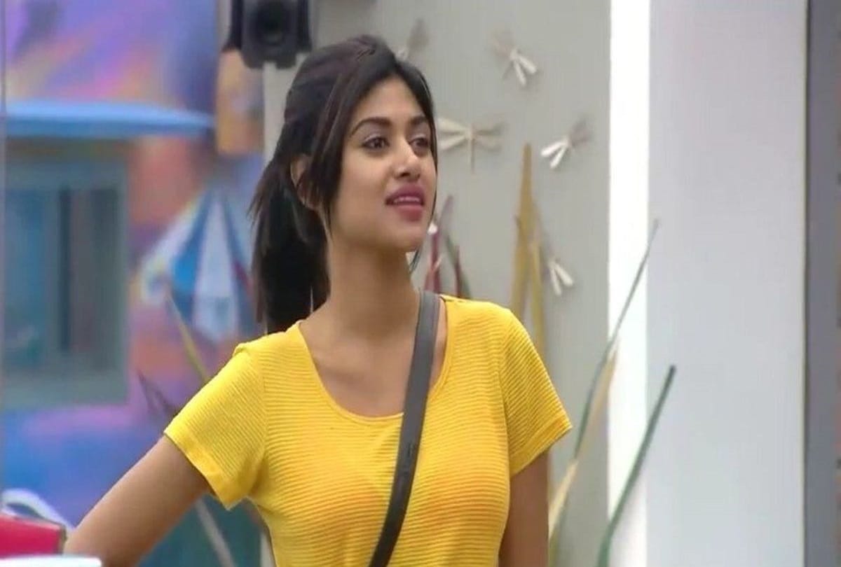 Oviya Twitter Controversy TN BJP legal wing secretary  files complaint against actor Oviyaa for ‘Go Back Modi’ tweet