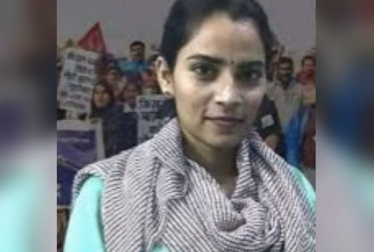 Jail superintendent of Karnal did not allowed Punjab Women Commission chairperson to meet Naudip Kaur