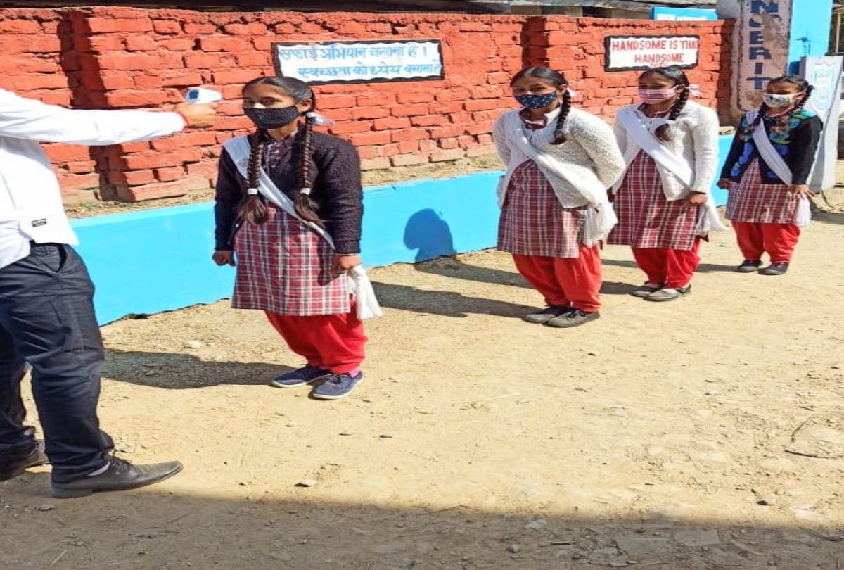 school reopen in himachal, 75 to 90 percent students remain present on first day