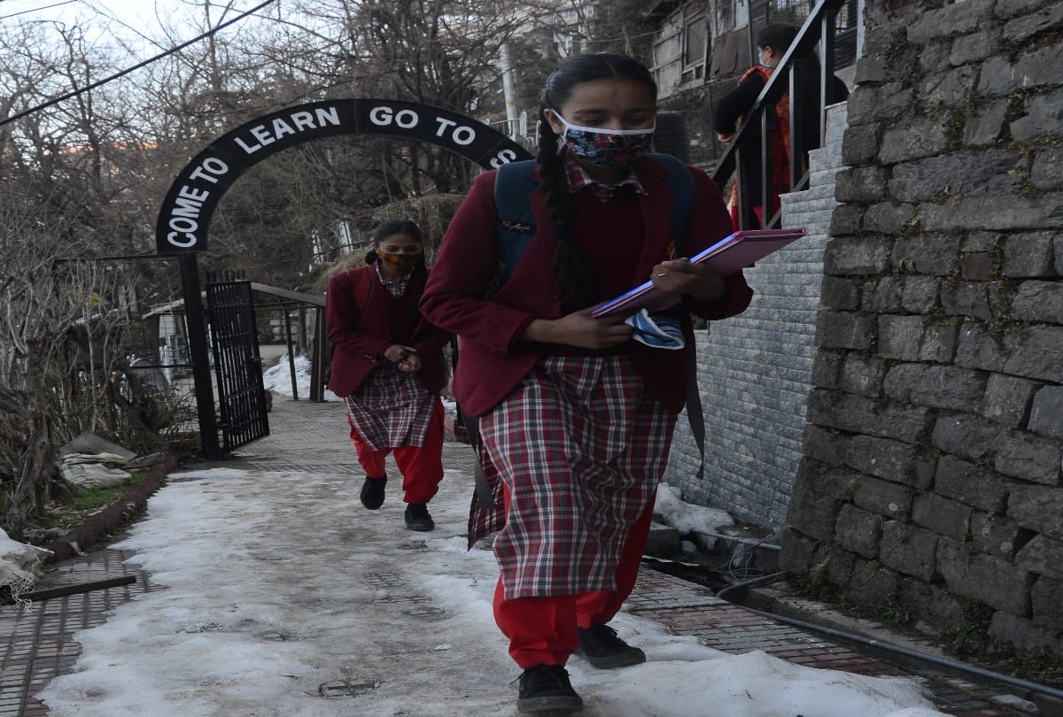 school reopen in himachal, 75 to 90 percent students remain present on first day