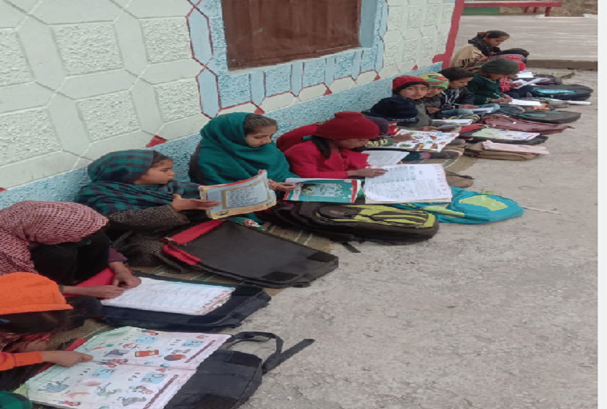 This primary school has been running without building since seven years, children are forced to study under open air