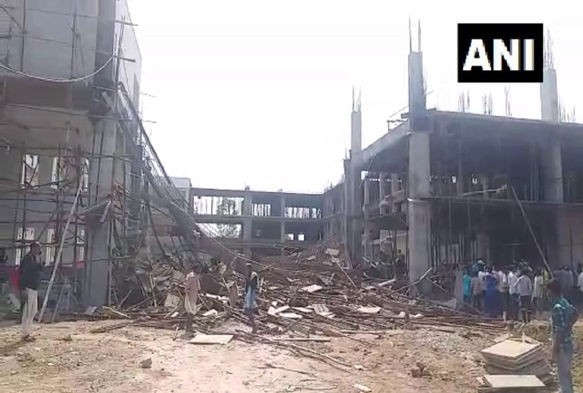 9 workers got injured in Mahabubabad district during construction work at Collector office in telangana