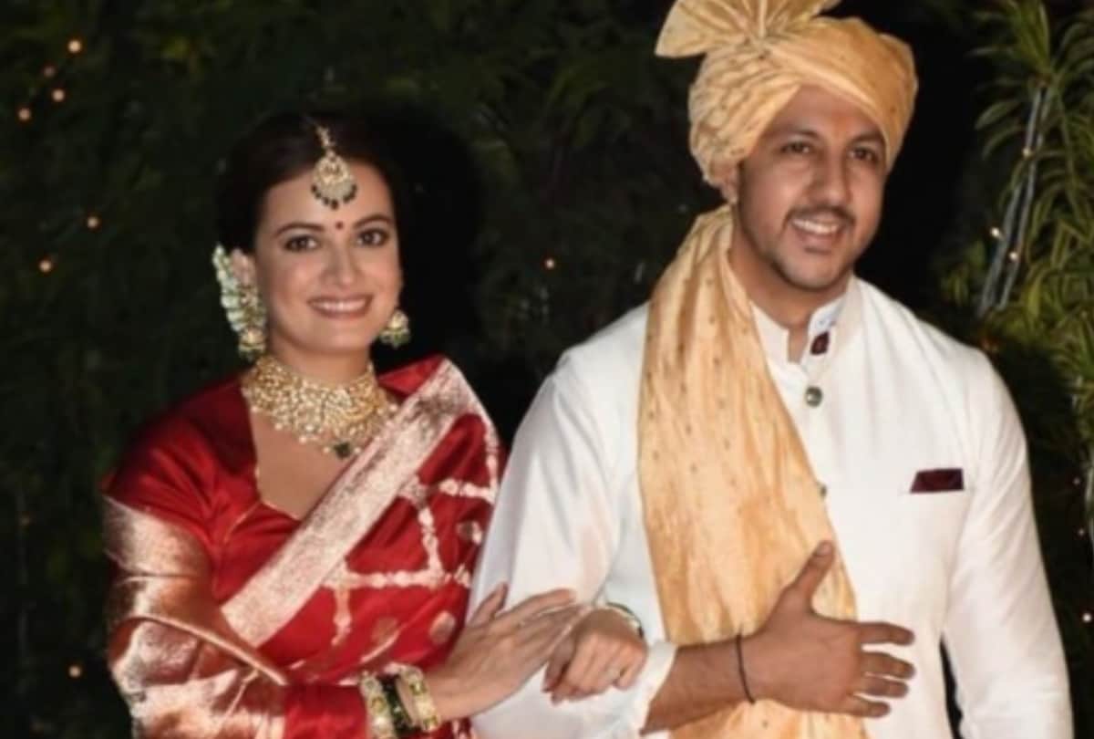 Dia Mirza and Vaibhav Rekhi Signed Marriage Document Before Getting Married