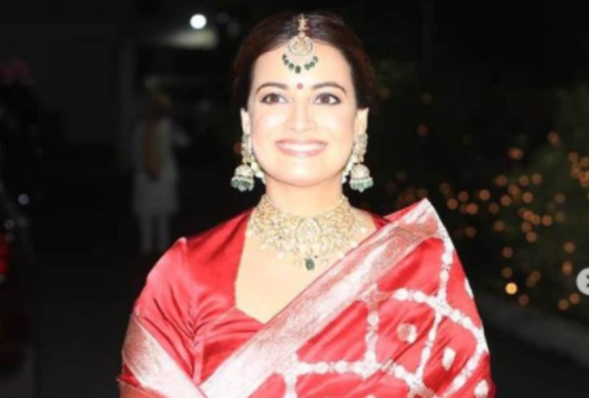 Dia Mirza and Vaibhav Rekhi Signed Marriage Document Before Getting Married
