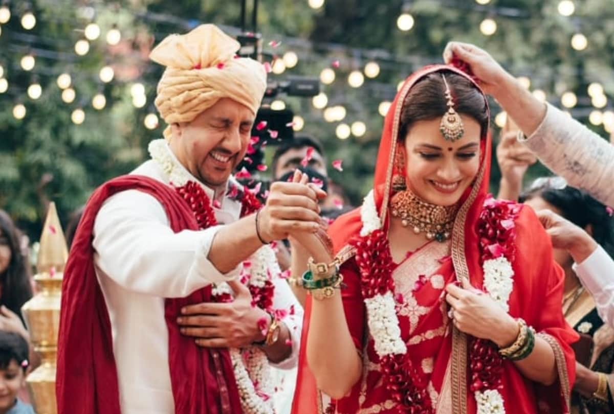 dia ki shadi dia mirza bridal red silk saree inspired by deepika padukone red raw mango silk saree