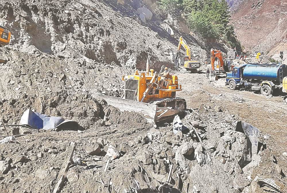uttarakhand chamoli news : Unscientific cutting of hills destroying balance