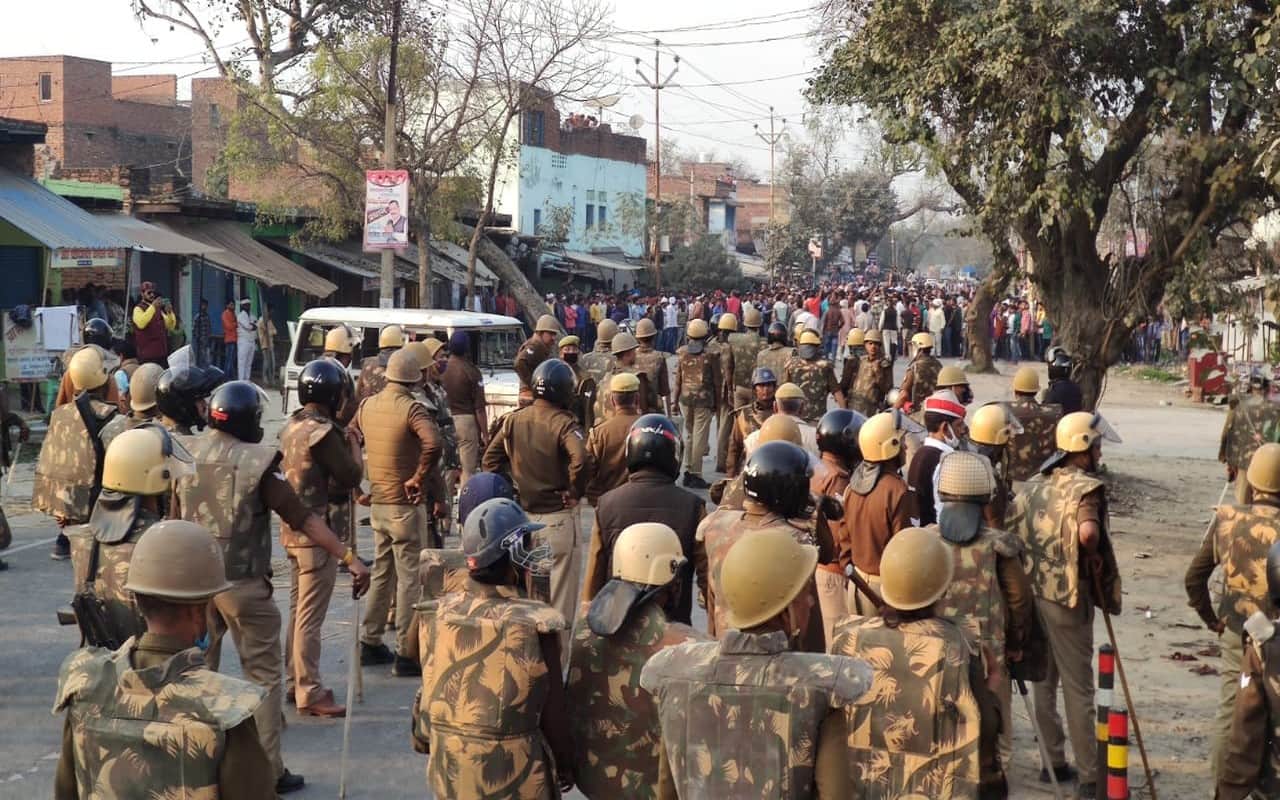 Public anger erupted after gram pradhan shot dead in Jaunpur, see photos