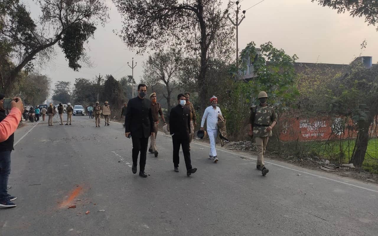 Public anger erupted after gram pradhan shot dead in Jaunpur, see photos