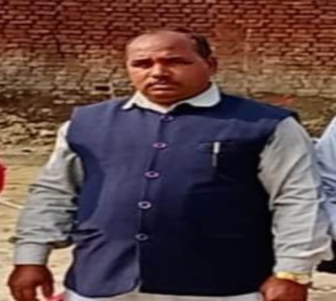 Public anger erupted after gram pradhan shot dead in Jaunpur, see photos