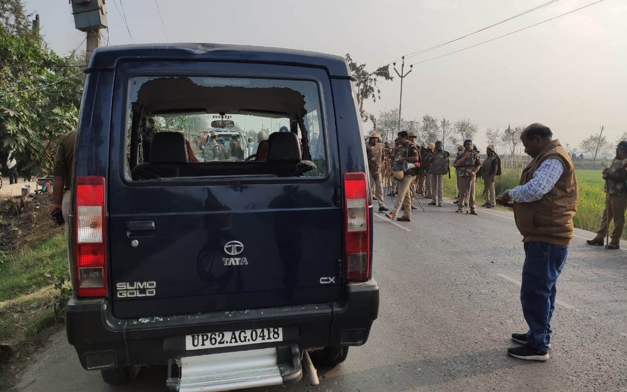 Public anger erupted after gram pradhan shot dead in Jaunpur, see photos