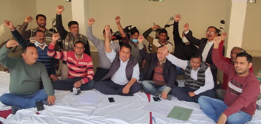 income tax employee on strike in moradabad