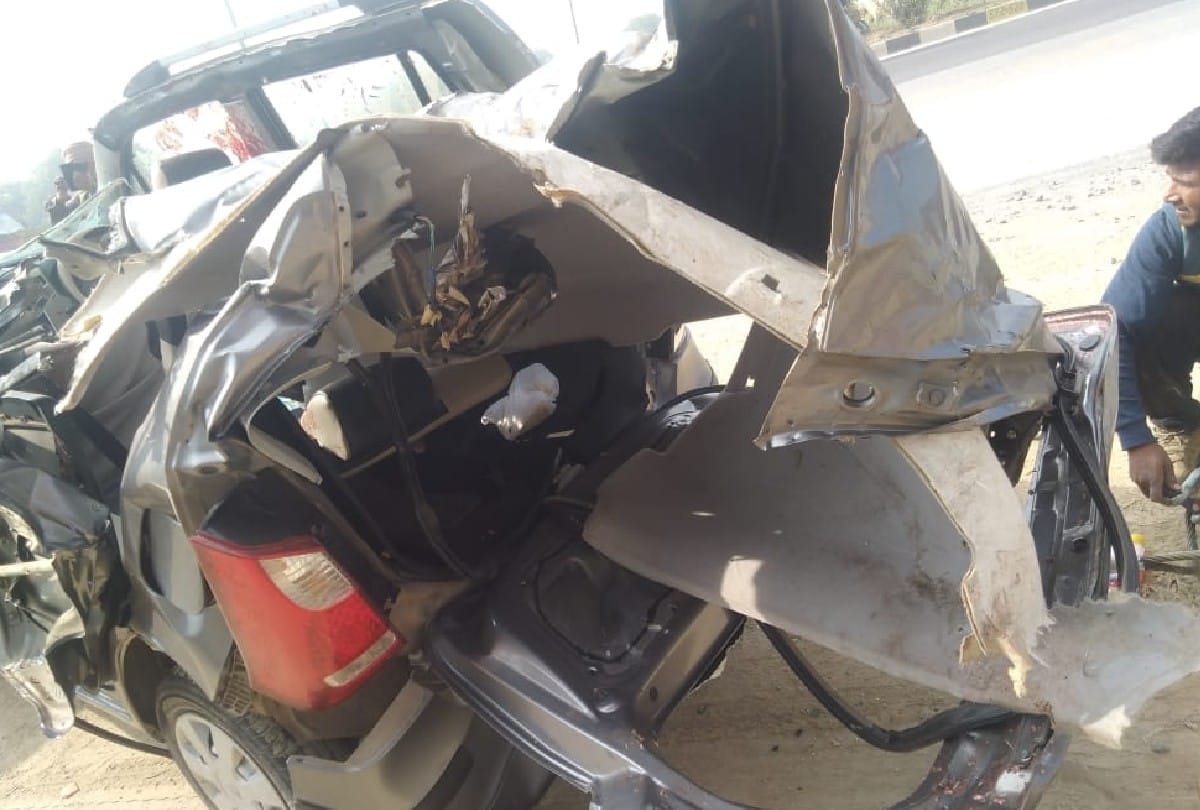 jeep hit a lorry coming from the opposite direction Eight persons killed in Karnataka