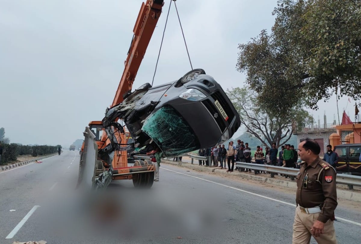 auraiya road accident news four members died of a family of agra