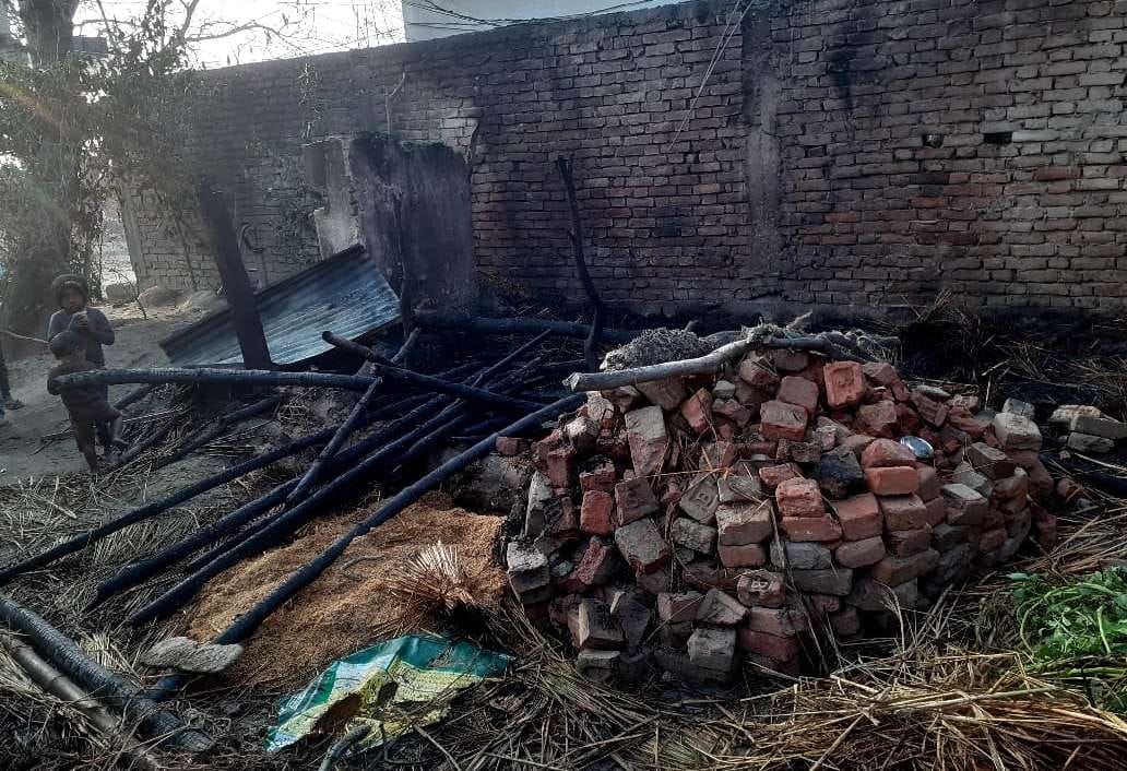 Residential flames burn with fire