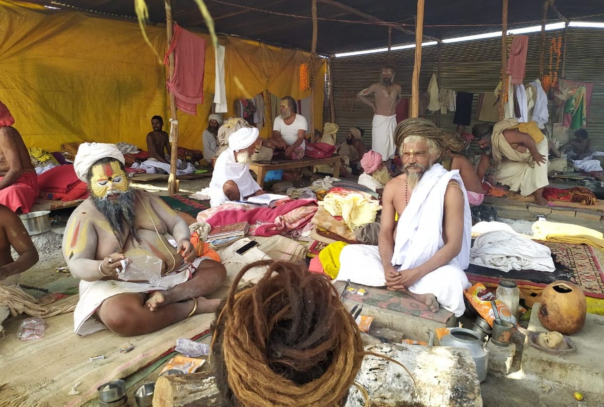 Prayagraj Basant Panchami 2021 News Basant panchami 2021 devotees take holy dip in sangam prayagraj see photos