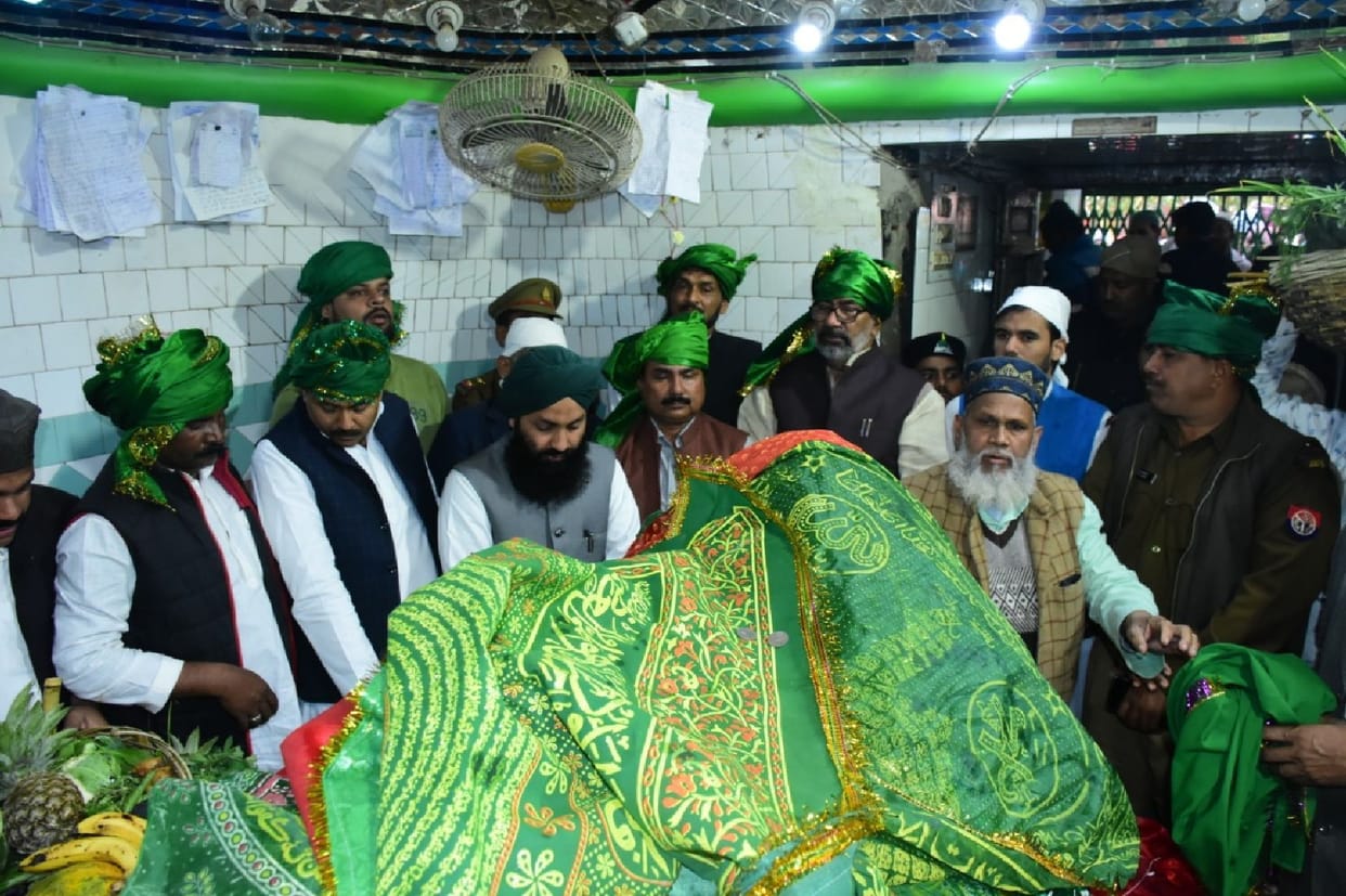 Vasant mela starts at Ghazi's dargah
