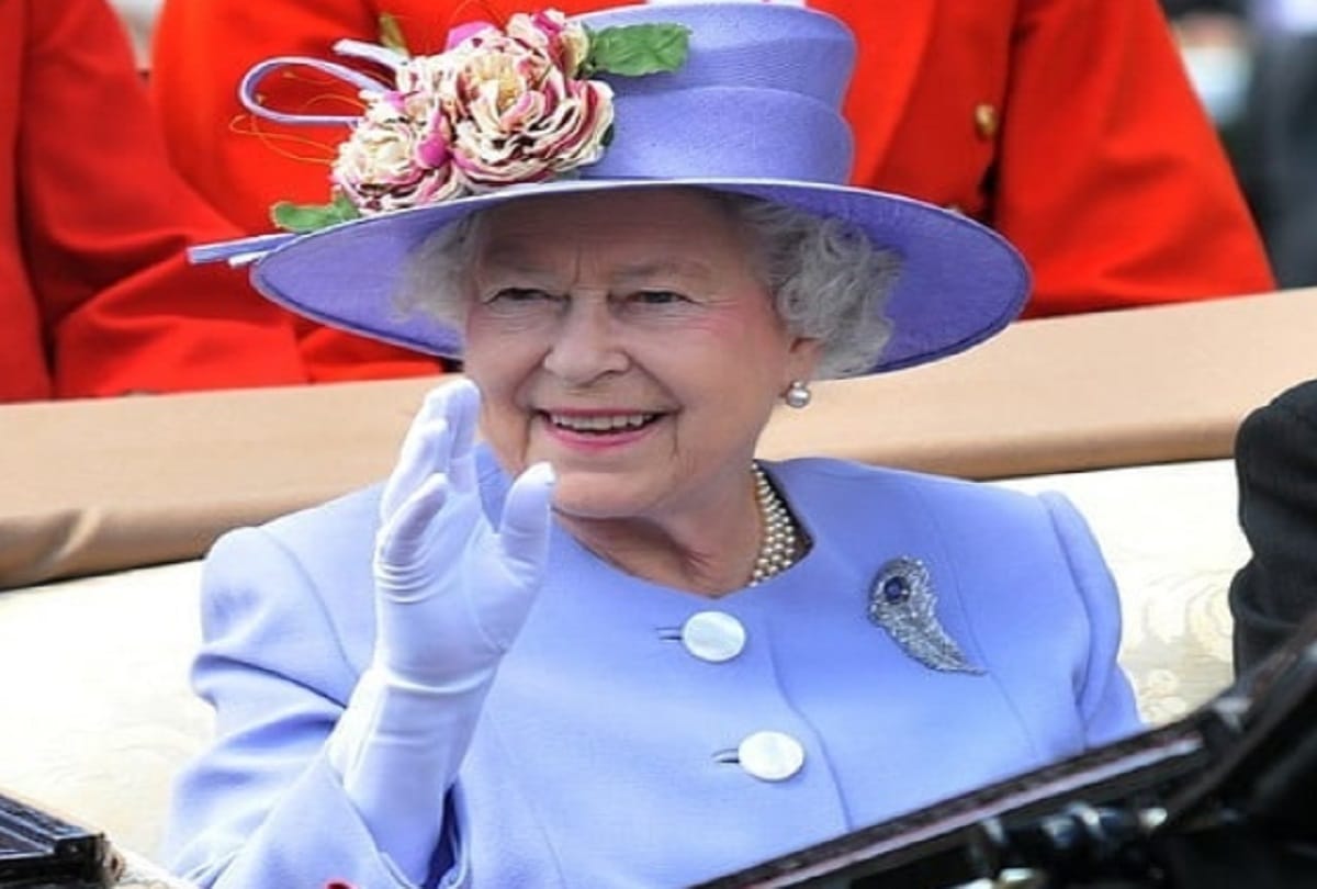 Armed intruder arrested at Queen Elizabeth Windsor Castle grounds in UK