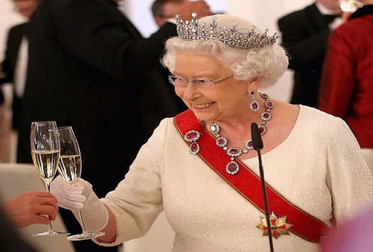 Britain queen Elizabeth II net worth and Property