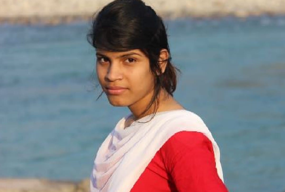girl found dead in the room in mathura