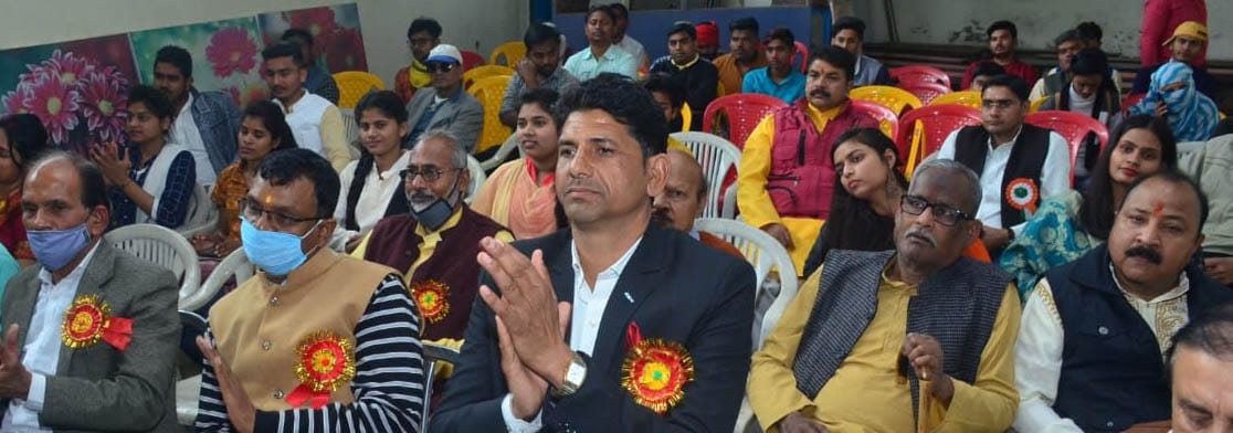 golden card,hamirpur,Lack of crops, Lekhpal accused of bias,banda,mandalayoukta