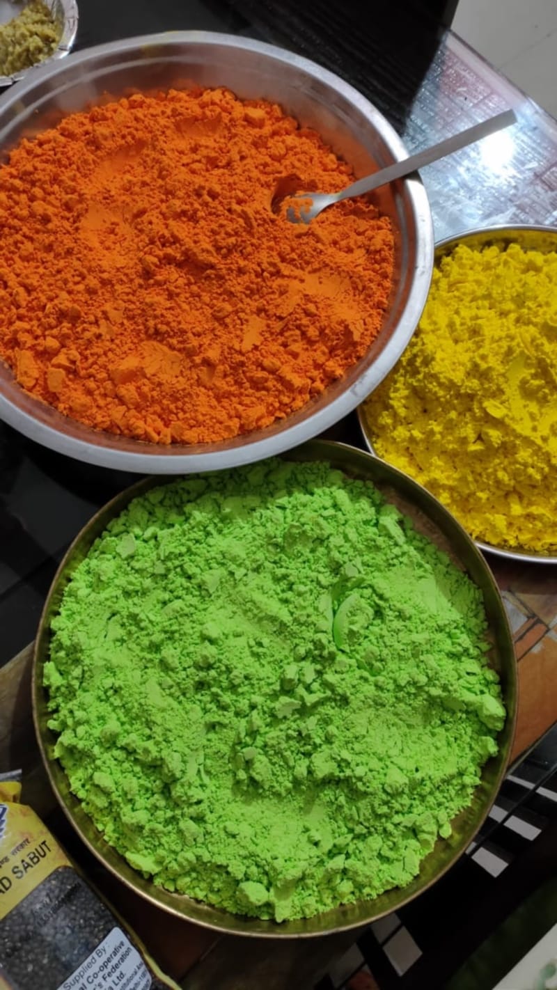 dehradun news : dehradun alka prepare herbal colour from flower and vegetable