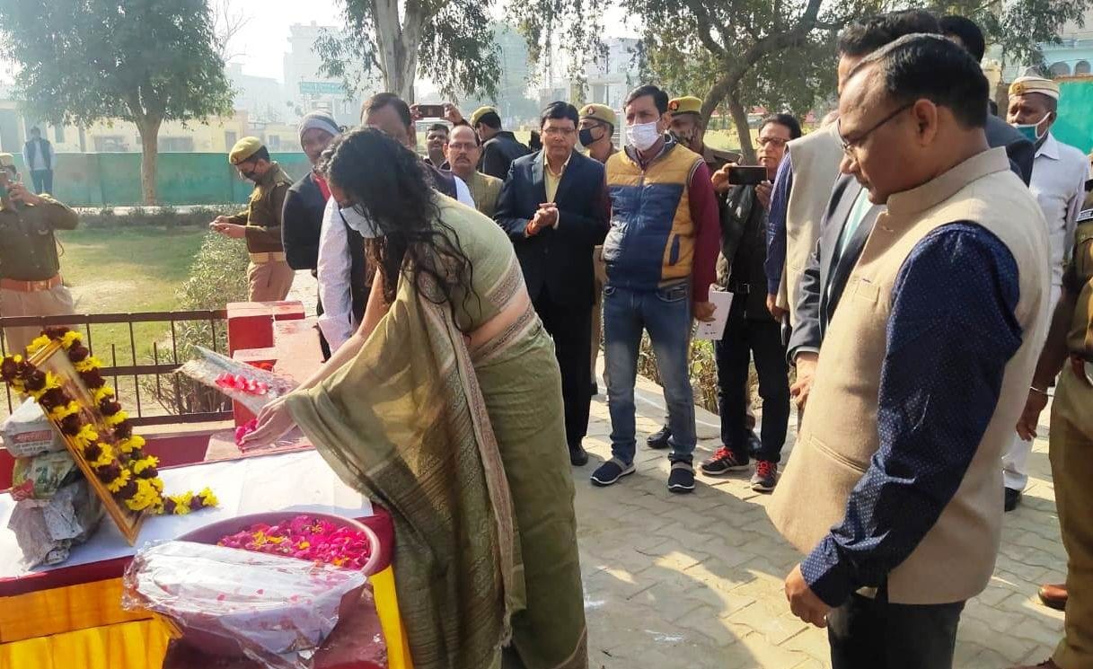 Salutes the martyrs on the birth anniversary of Maharaja Suheldev
