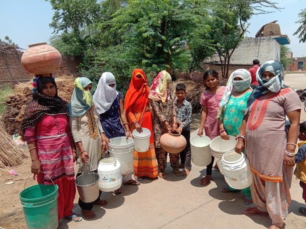 people upset due to lack of water pipeline