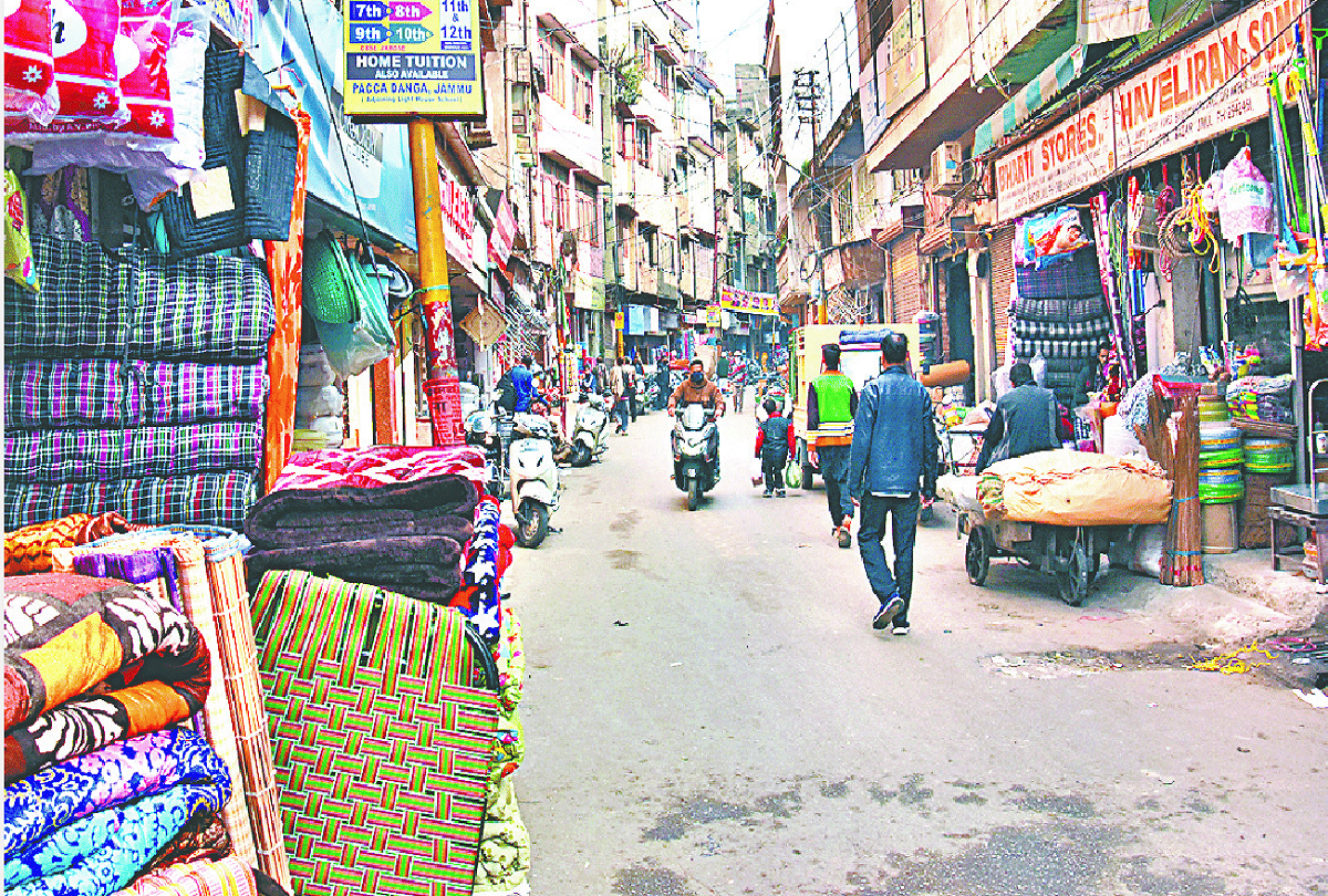 Jammu and Kashmir: On which day the shops will open, police distributed pamphlets in the markets