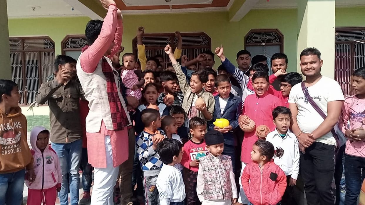 Children dedicate money for construction of Ram temple