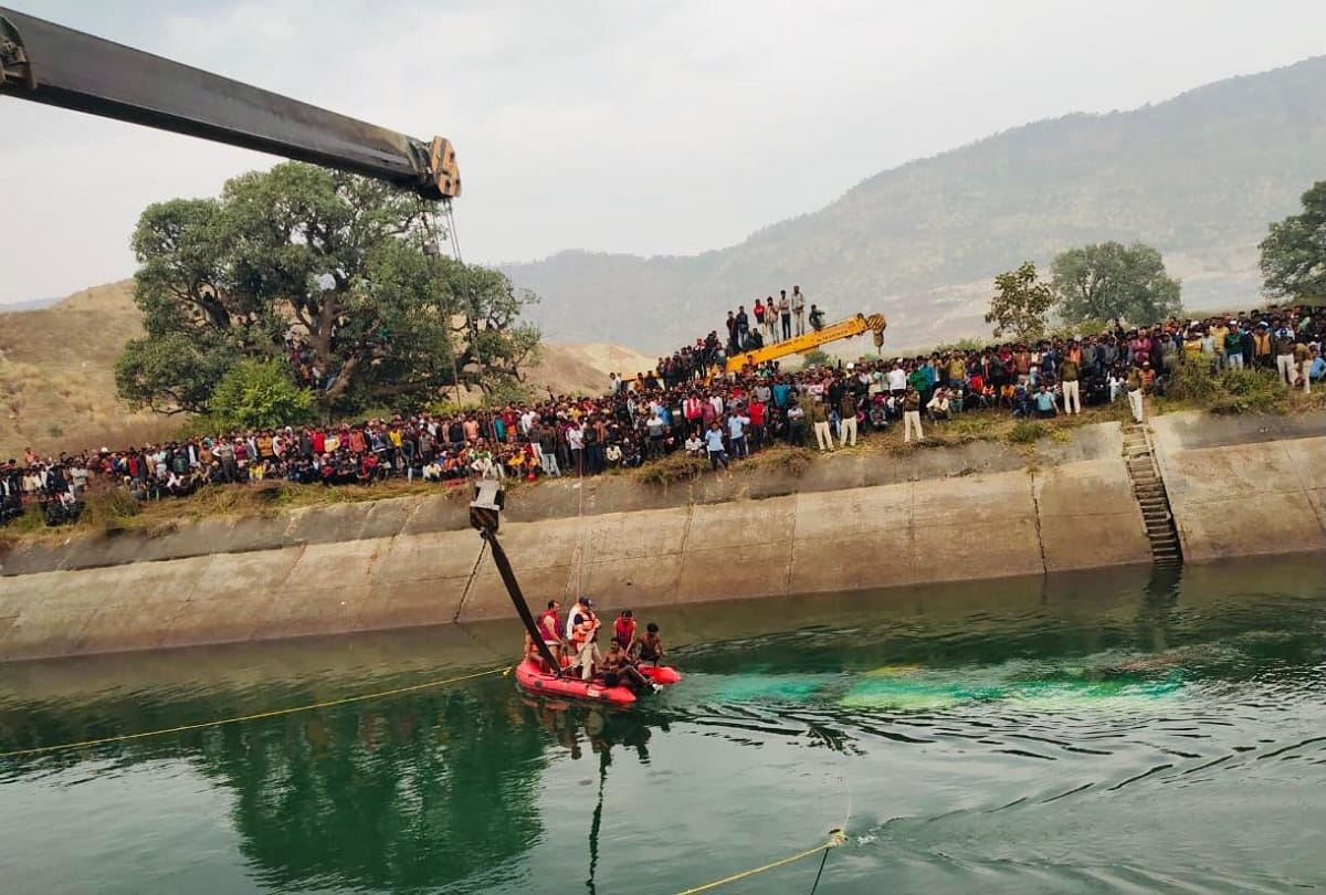 MP Road Accident Today Latest News: bus carrying 54 passengers fell into canal in Sidhi