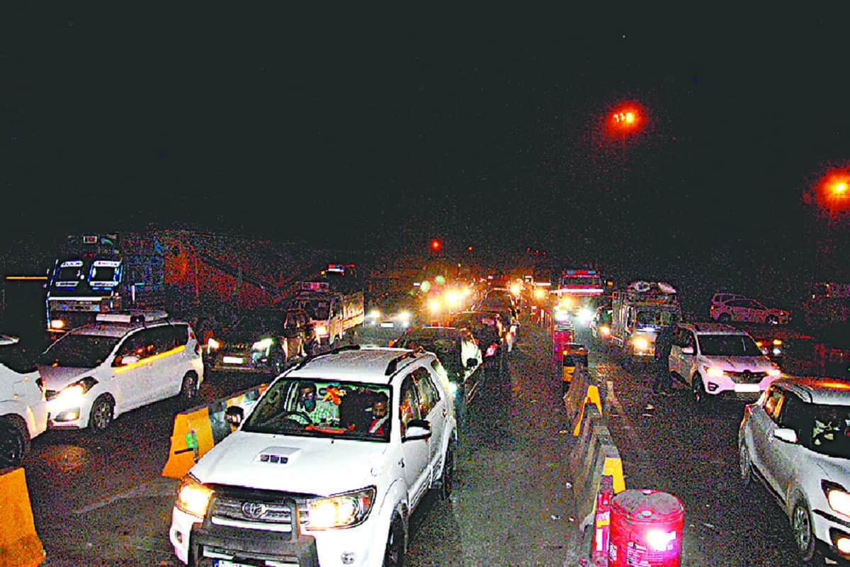 Sir, leave today, get the fast tag done tomorrow.