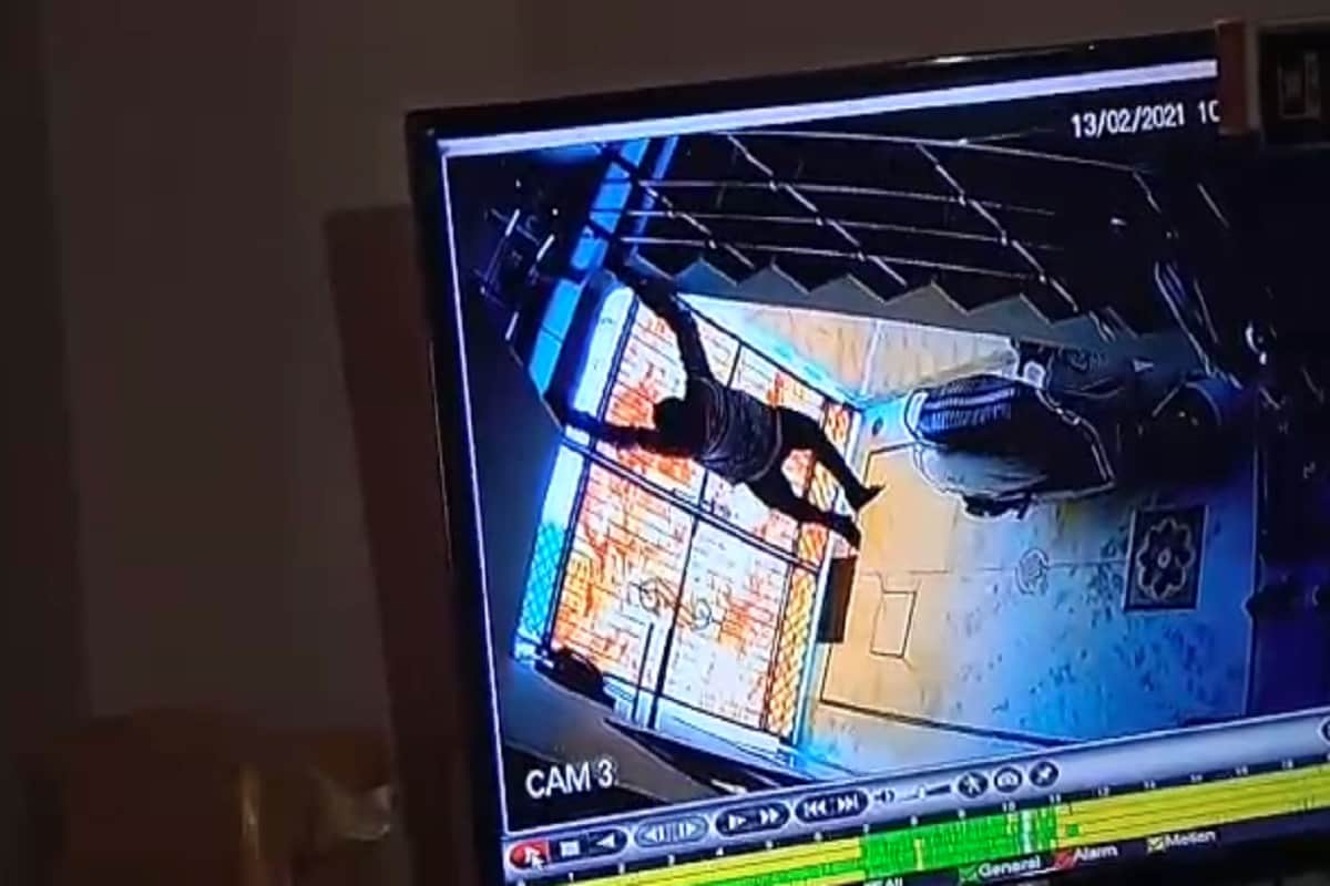 Meerut Advocate Suicide Case: complete incident has capture in CCTV Cemra and see photos