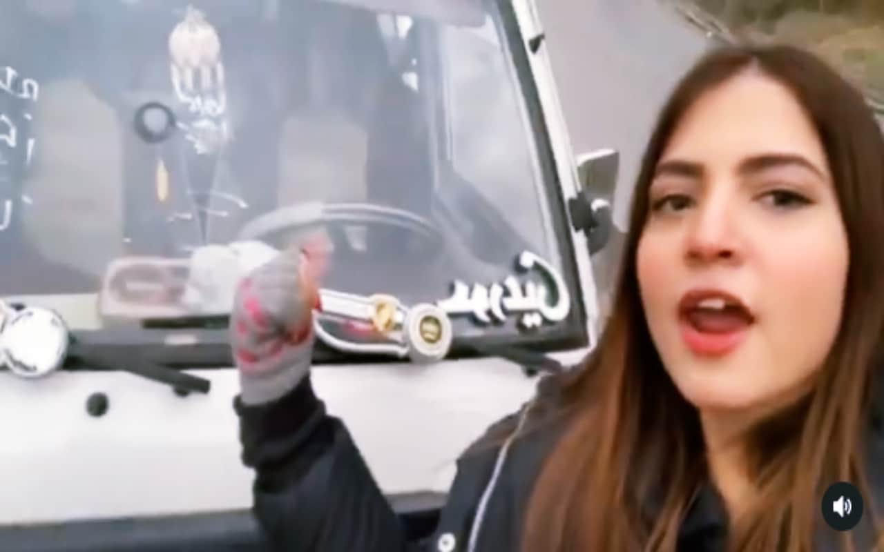 from rosode me kaun tha to pawri hori hai social media viral memes see which one get more views