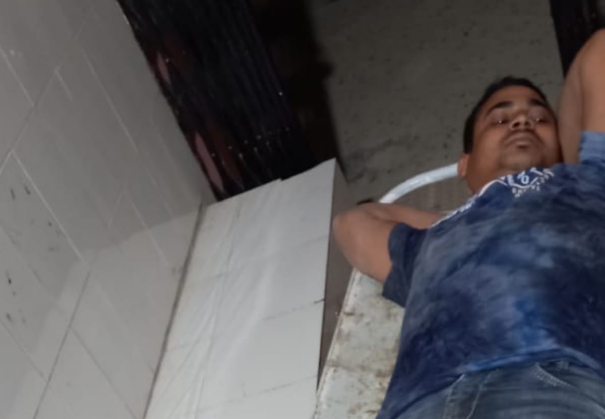 police encounter in azamgarh one criminal injured arrested