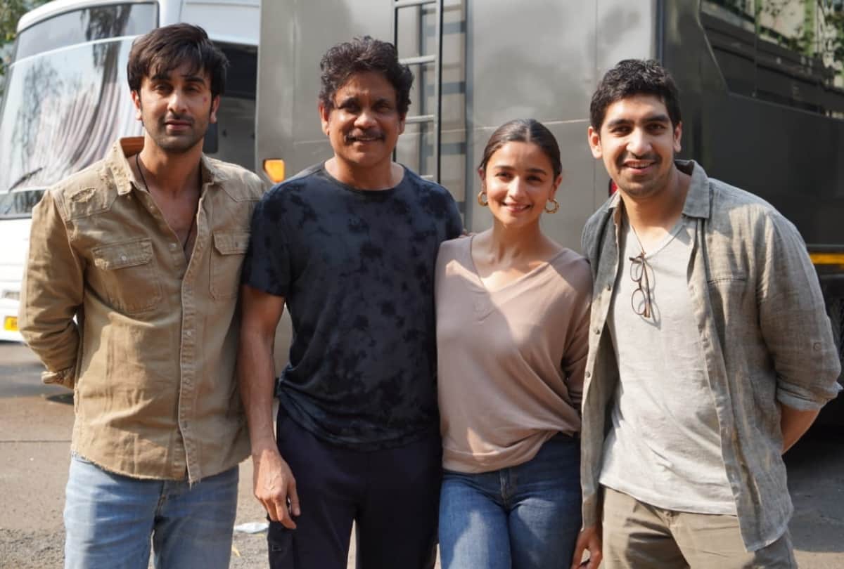 Nagarjuna Akkineni shared photos from Brahmastra Set poses candidly with Ranbir Kapoor, Alia Bhatt, Ayan Mukerji