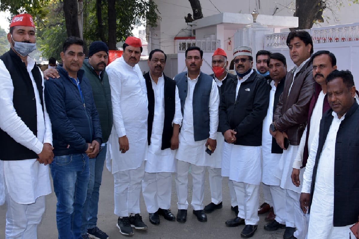 Saharanpur News: SP leader met Mandalayukta to remove gangster
