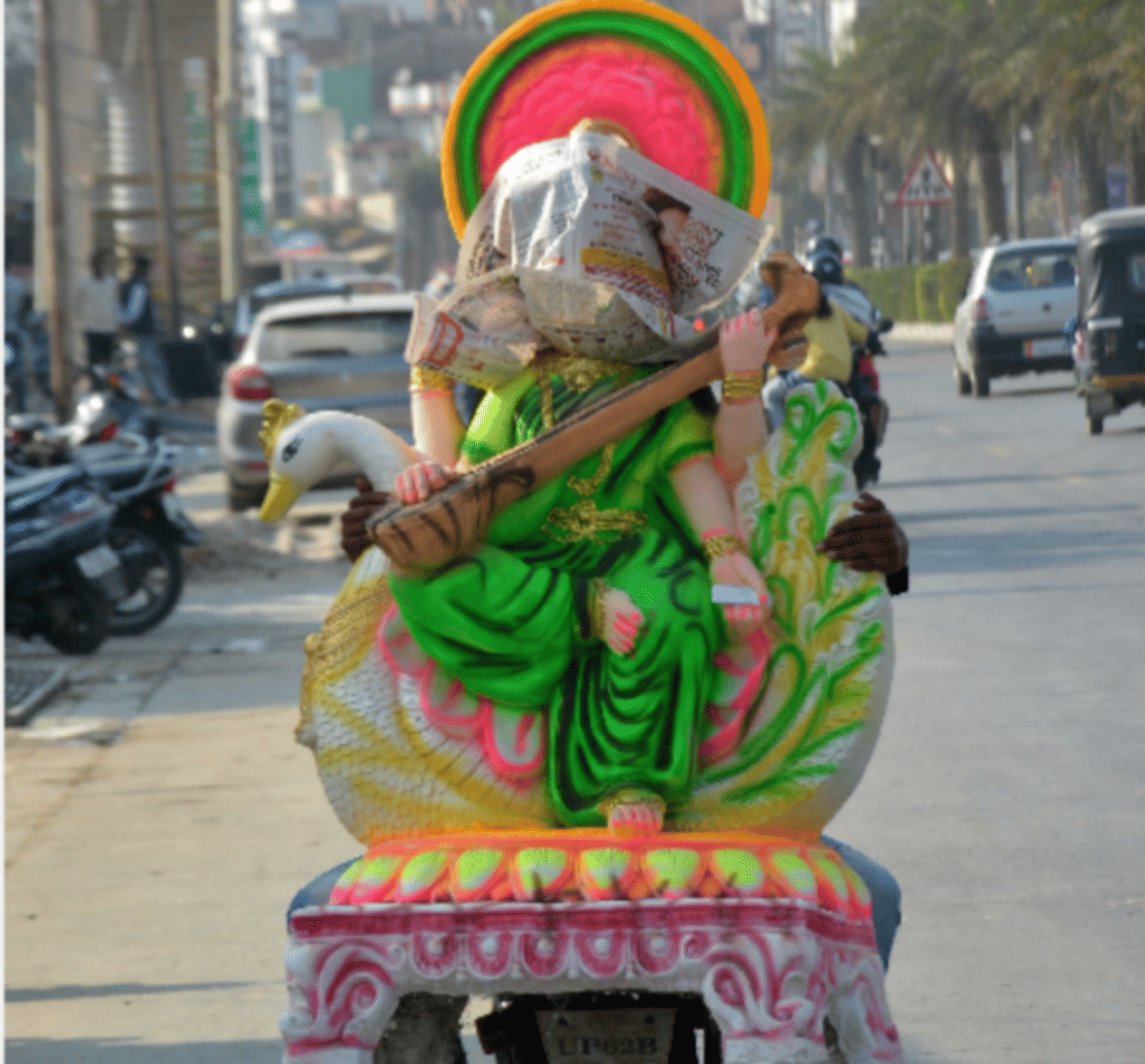 Basant panchami: people  take holy dip in river ganga preparations of saraswati puja in varanasi