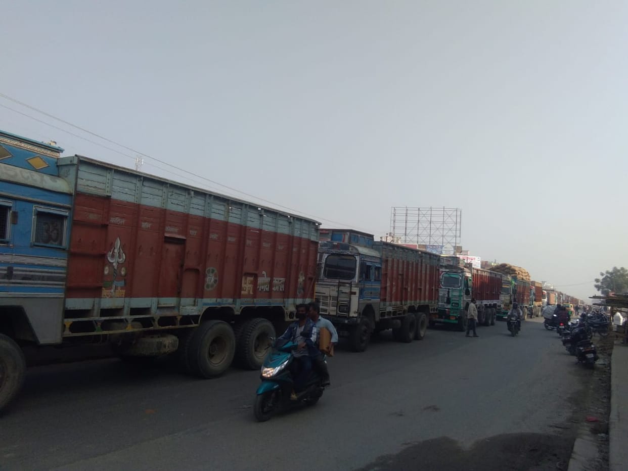 Gruesome jam all day at red gate .. barely able crossing