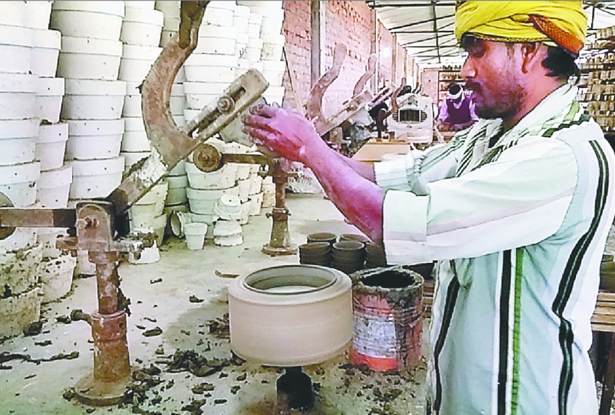 special story of new businessman of gorakhpur yagya narayan