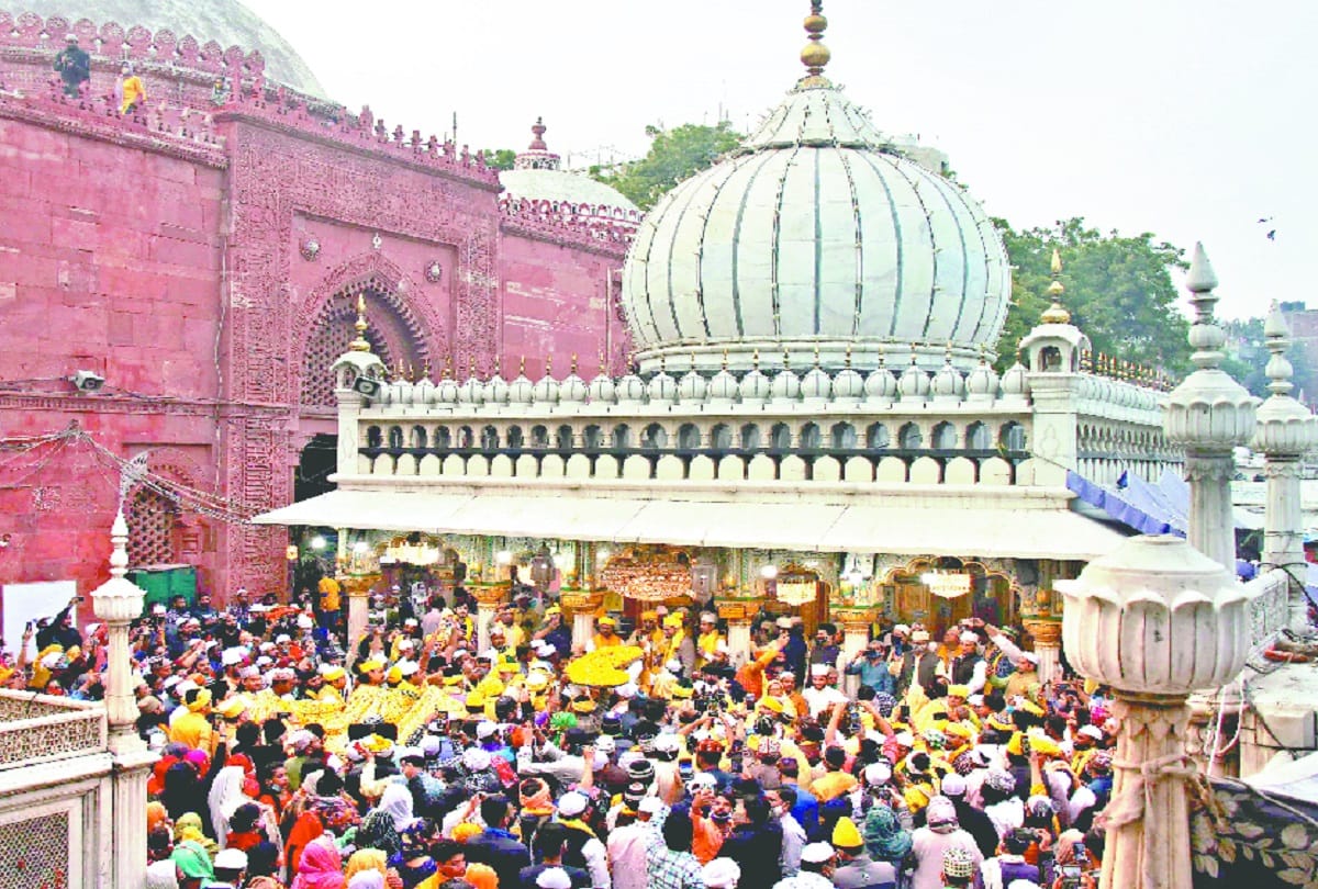 Delhi News : vasant utsav at nizamuddin aulia dargah