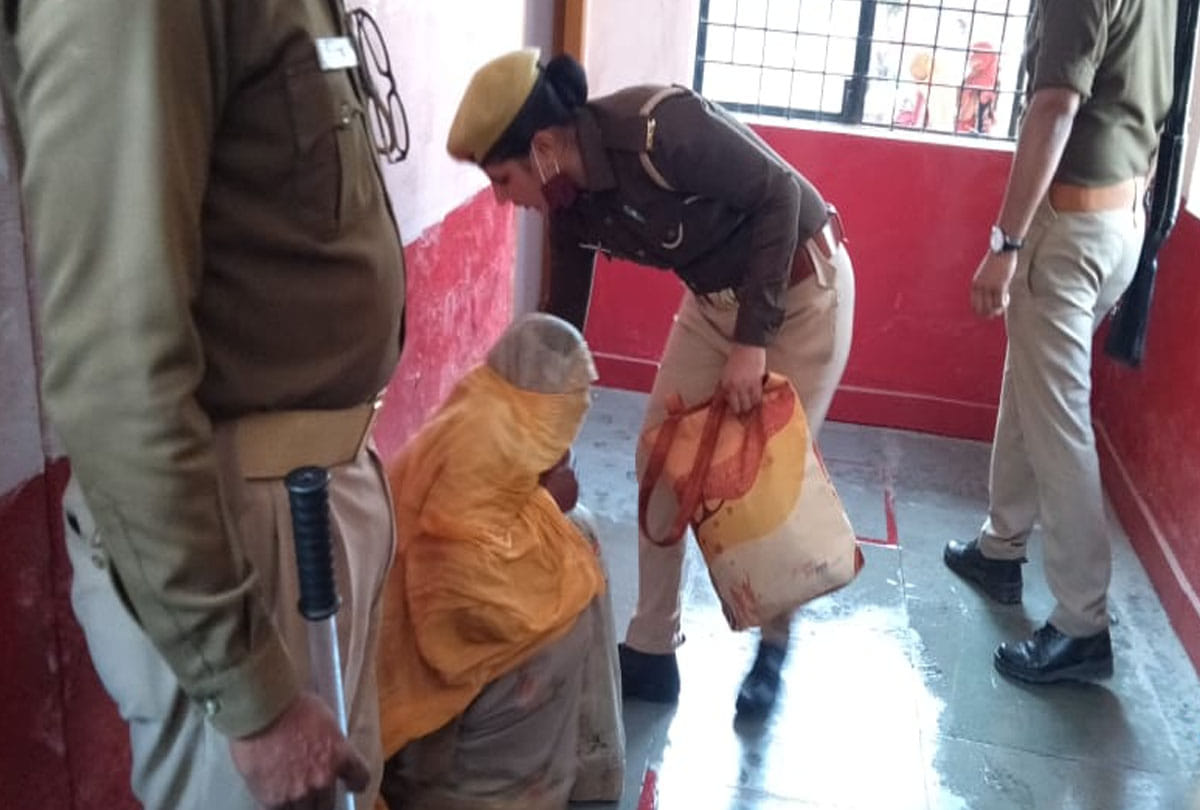 Woman tried to self-immolation during Sampurn Samadhan Divas