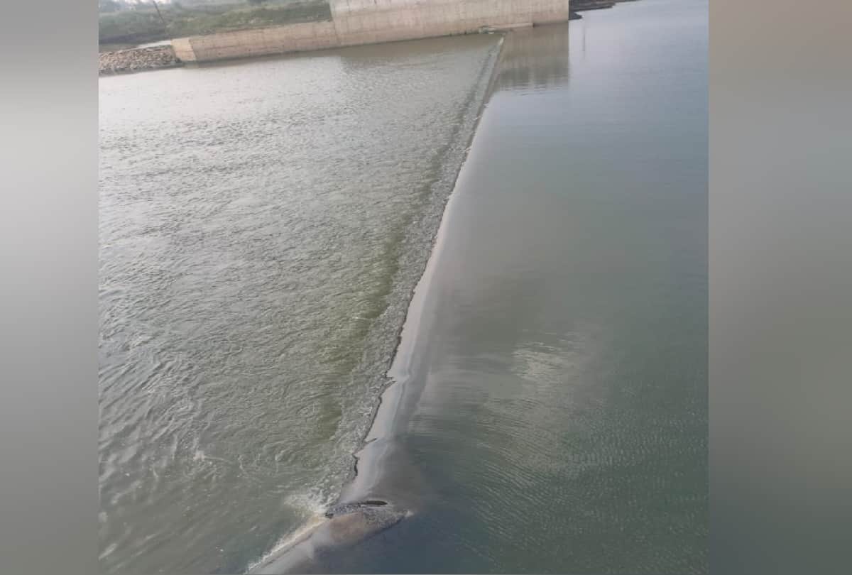 Yamuna bad condition From Poiya Ghat to yamuna kinara no water in river agra news