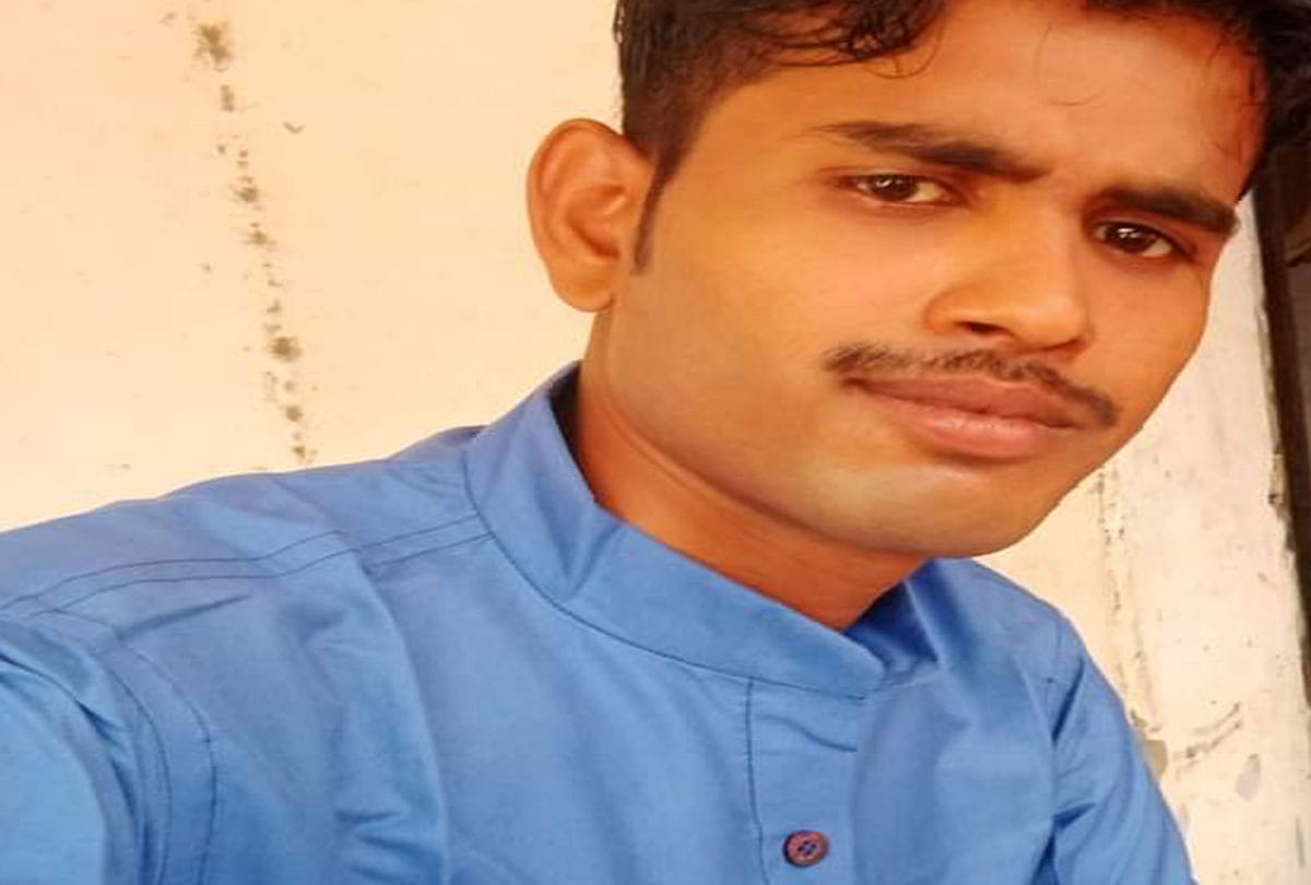 road accident in farrukhabad, youth died