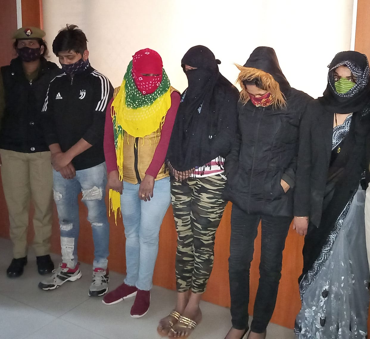 Five arrested including robbery couple in the name of escort service